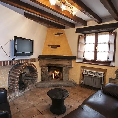 منزل ريفي El Cabanon De Pimiango